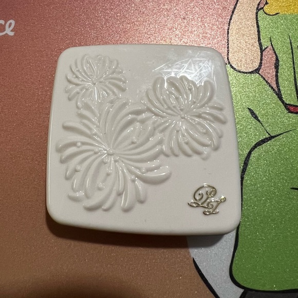 Paul and Joe blush - Picture 2 of 3